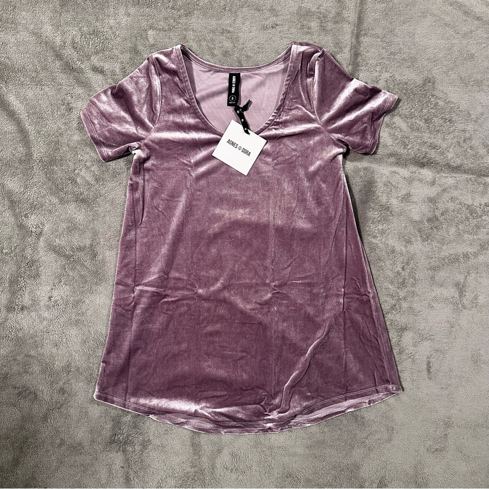 NWT Agnes & Dora Velvet Everyday Tee - Deep Lilac - Size Small